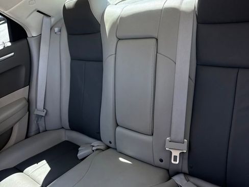 Used 2008 Chrysler 300 Touring RWD image 9