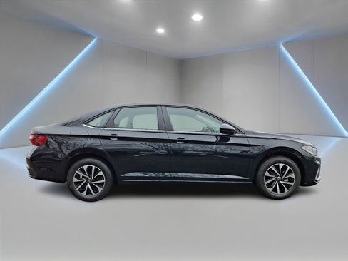 Certified 2025 Volkswagen Jetta S image 4