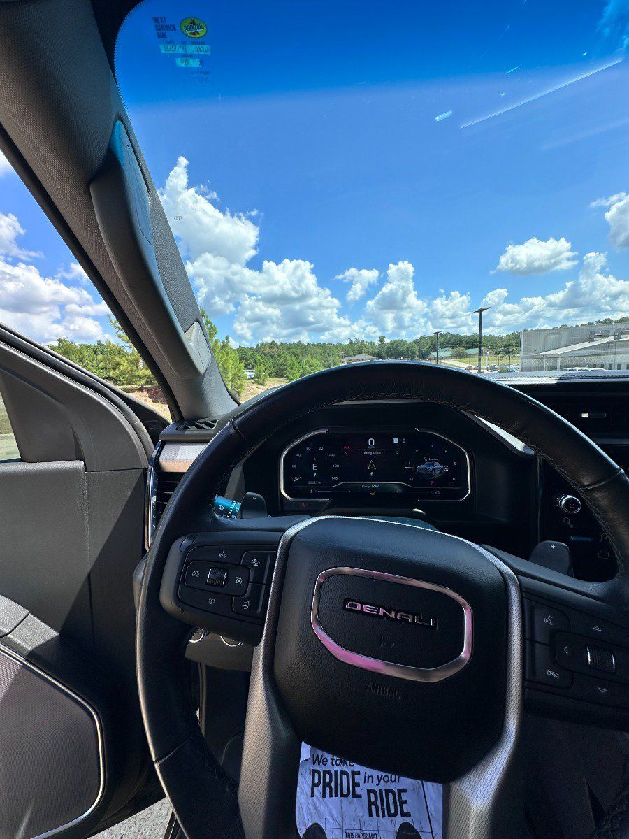 Used 2022 GMC Sierra 1500 Denali AWD/4WD image 10