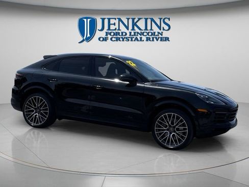 Used 2022 Porsche Cayenne Coupe AWD/4WD image 7