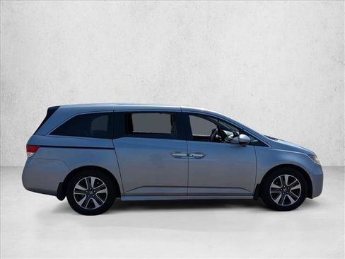 Used 2016 Honda Odyssey Touring Elite image 4