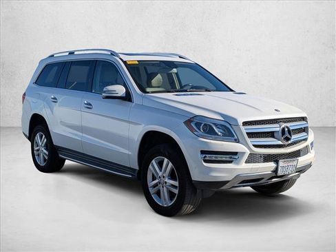 Used 2014 Mercedes-Benz GL 450 4MATIC image 3