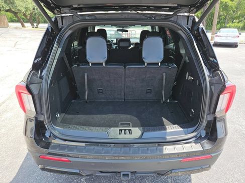 Used 2025 Ford Explorer ST-Line w/ ST-Line Street Pack AWD/4WD image 28