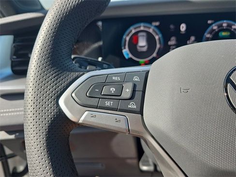 New 2026 Volkswagen Tiguan SE R-Line image 18