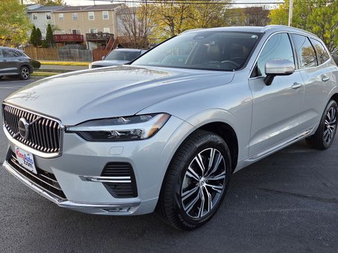 Used 2022 Volvo XC60 B6 Inscription w/ Climate Package image 8