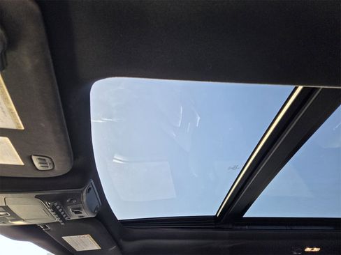 Used 2022 Ford F350 Platinum w/ FX4 Off-Road Package image 23