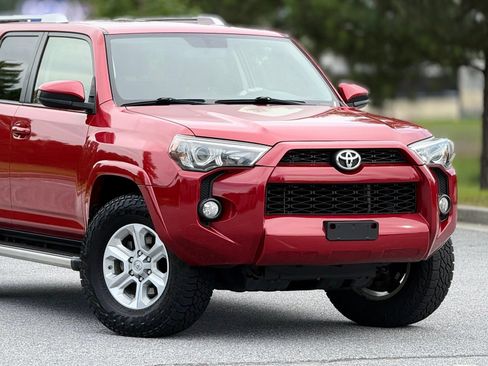 Used 2016 Toyota 4Runner SR5 AWD/4WD image 46