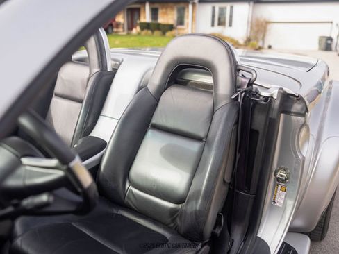 Used 2005 Chevrolet SSR w/ Preferred Equipment Group image 38