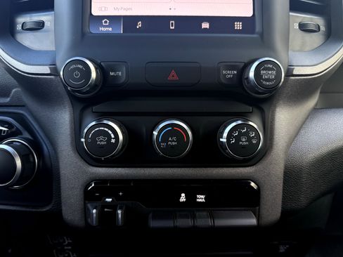 Used 2024 RAM 2500 Tradesman w/ Chrome Appearance Group image 22