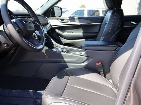 New 2025 Jeep Grand Cherokee L Limited w/ Luxury Tech Group II image 25