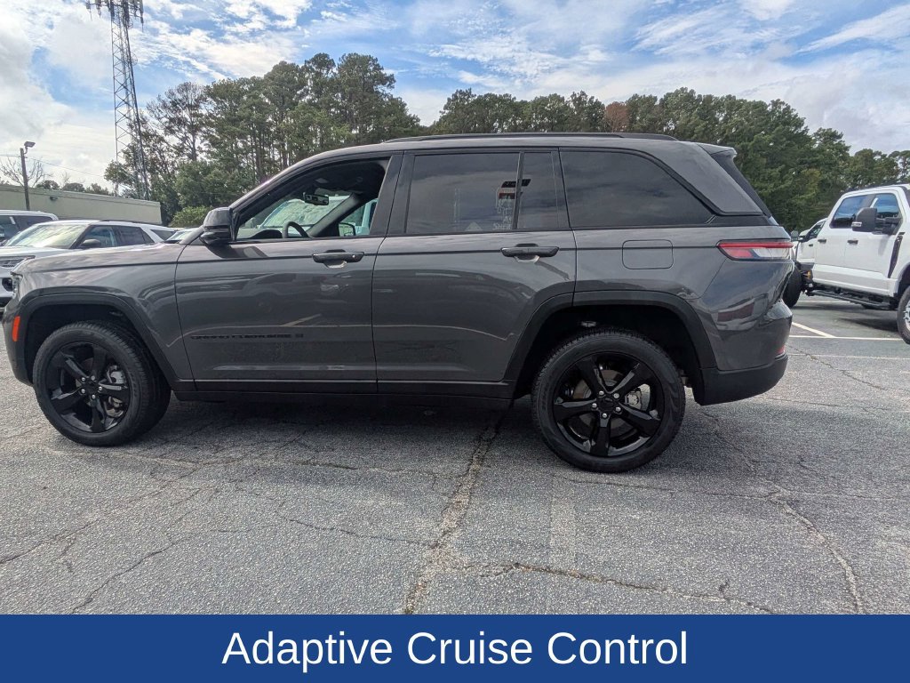 Used 2025 Jeep Grand Cherokee Limited w/ Luxury Tech Group II AWD/4WD image 7