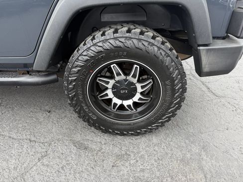 Used 2017 Jeep Wrangler Unlimited Sport w/ Quick Order Package 24S AWD/4WD image 17