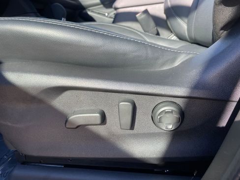 Certified 2025 Subaru Ascent Touring image 17