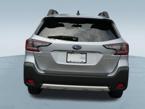 Used 2025 Subaru Outback Limited AWD/4WD image 8