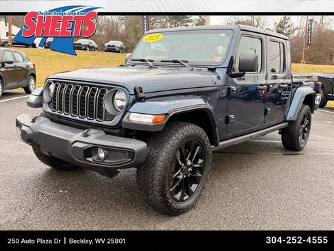 Used 2025 Jeep Gladiator Sport image 1