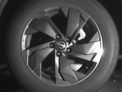 Used 2025 Nissan Rogue SV FWD image 16