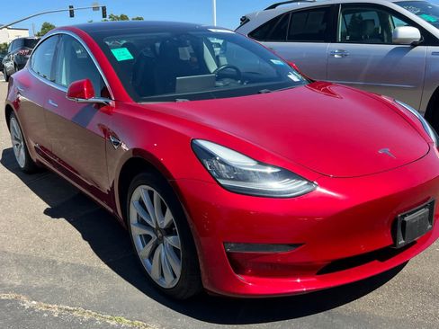 Used 2018 Tesla Model 3 Long Range RWD image 3