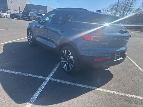 Used 2025 Volvo XC40 B5 Ultra w/ Climate Package image 21