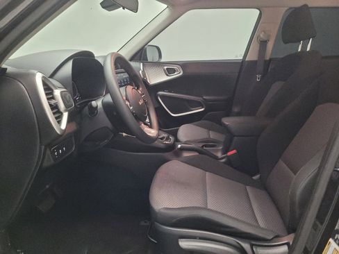 Used 2023 Kia Soul LX w/ LX Technology Package FWD image 17