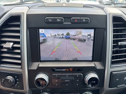 Used 2018 Ford F150 Lariat w/ Equipment Group 502A Luxury AWD/4WD image 28