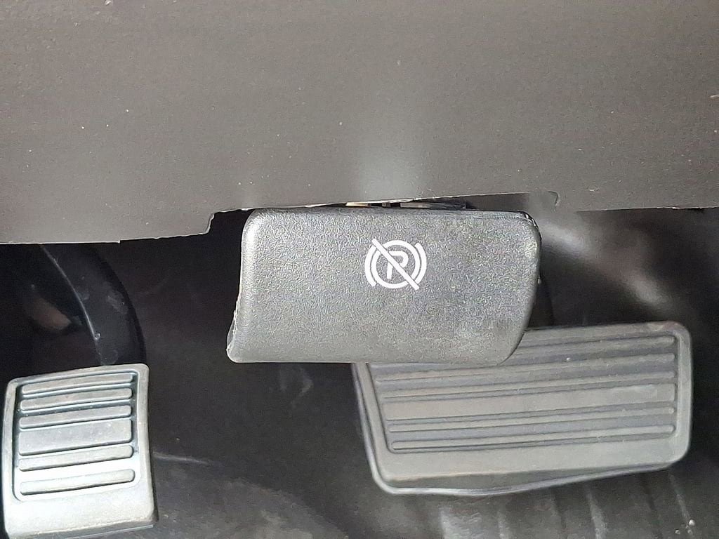 New 2025 Chevrolet Express 3500 w/ Driver Convenience Package RWD image 14