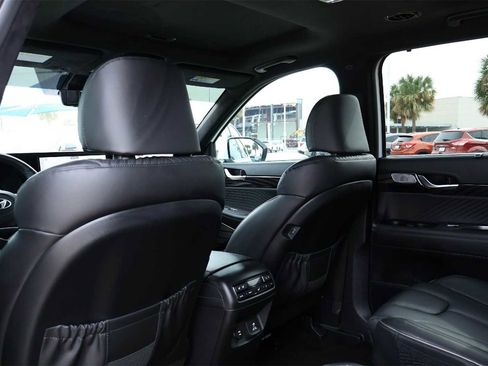 Used 2024 Hyundai Palisade Calligraphy image 12