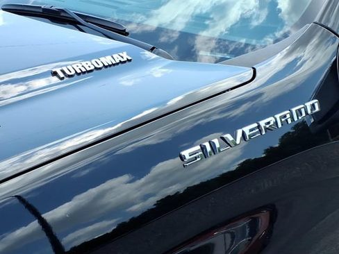 Used 2024 Chevrolet Silverado 1500 LT AWD/4WD image 9