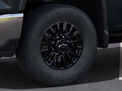 New 2025 Chevrolet Silverado 3500 LT image 9