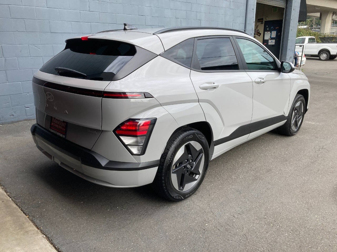 Used 2024 Hyundai Kona SEL FWD image 3