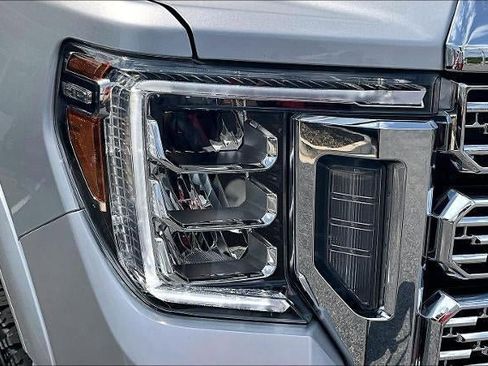 Used 2021 GMC Sierra 2500 Denali w/ Denali Ultimate Package AWD/4WD image 33
