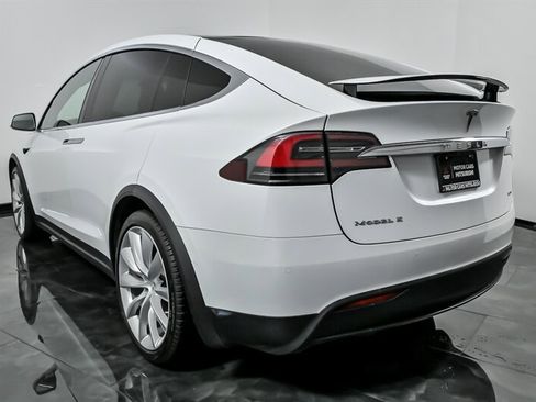 Used 2017 Tesla Model X 75D image 8