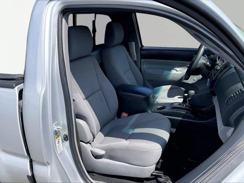 Used 2012 Toyota Tacoma 4x4 Regular Cab image 30