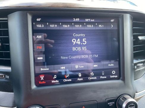 Used 2020 RAM 1500 Laramie AWD/4WD image 10