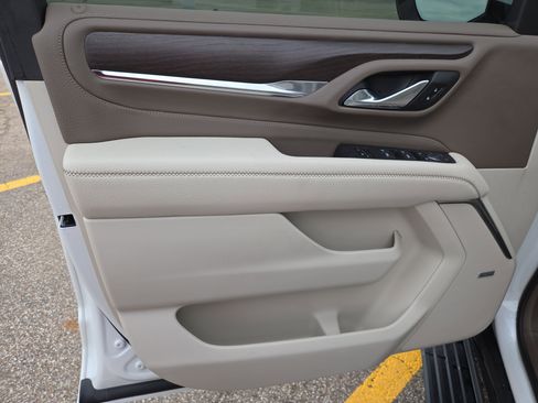 Used 2024 GMC Yukon Denali w/ Advanced Technology Package image 6