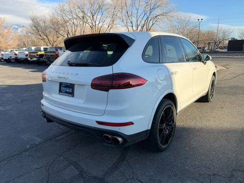 Used 2018 Porsche Cayenne S image 5