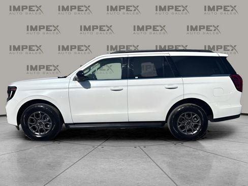 Used 2025 Ford Expedition Active AWD/4WD image 2