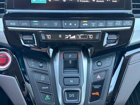 New 2026 Honda Odyssey Touring image 17