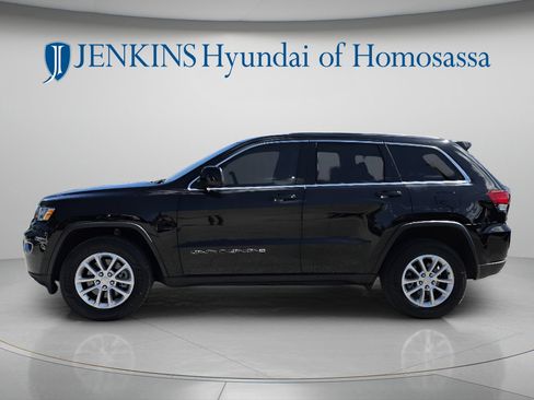 Used 2022 Jeep Grand Cherokee Laredo X RWD image 9