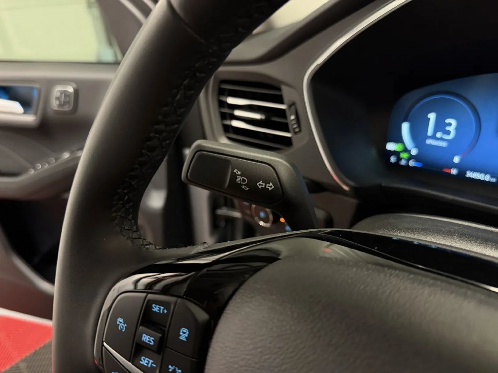 Used 2023 Ford Escape Platinum AWD/4WD image 23