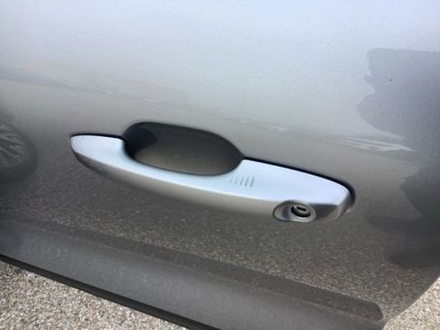 Used 2021 Ford Escape Titanium image 23