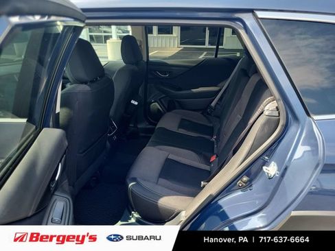 Used 2024 Subaru Outback Premium AWD/4WD image 9