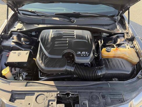 Used 2014 Chrysler 300 S RWD image 33