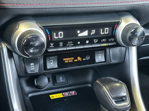 Used 2022 Toyota RAV4 XSE w/ Weather Package AWD/4WD image 19