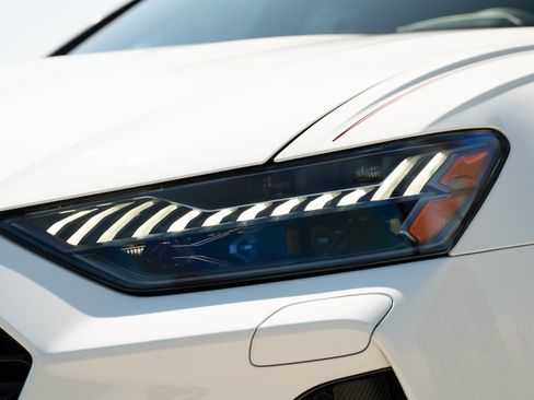 Certified 2025 Audi RS 6 performance AWD/4WD image 46