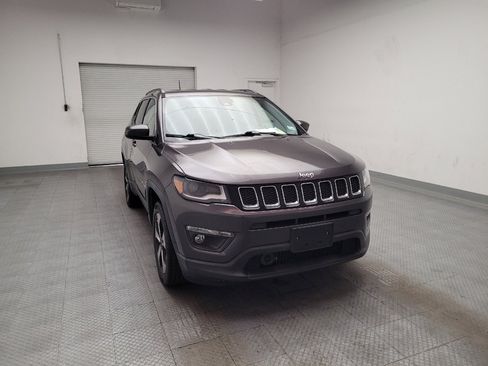 Used 2017 Jeep Compass Latitude w/ Safe & Security Group AWD/4WD image 14
