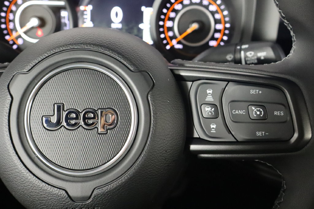 New 2026 Jeep Gladiator Rubicon w/ Steel Bumper Group AWD/4WD image 10