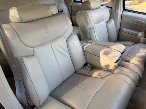 Used 1992 Lincoln Town Car Signature RWD image 12