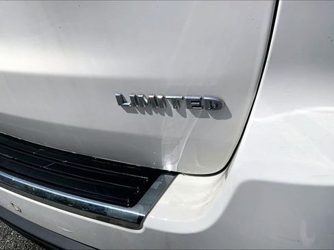 Used 2019 Jeep Grand Cherokee Limited AWD/4WD image 3