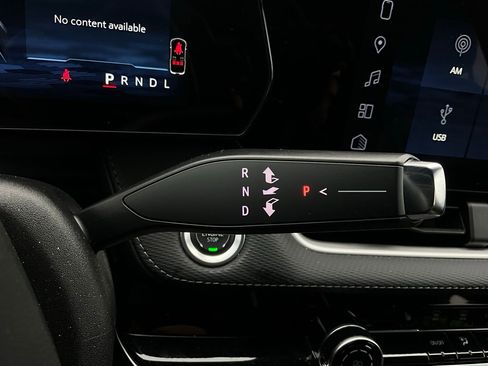 Used 2025 Chevrolet Equinox LT image 35