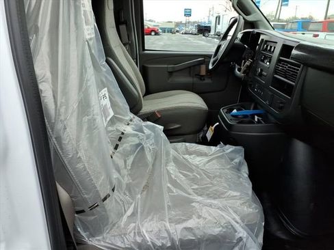 New 2025 Chevrolet Express 3500 Extended w/ Driver Convenience Package RWD image 7